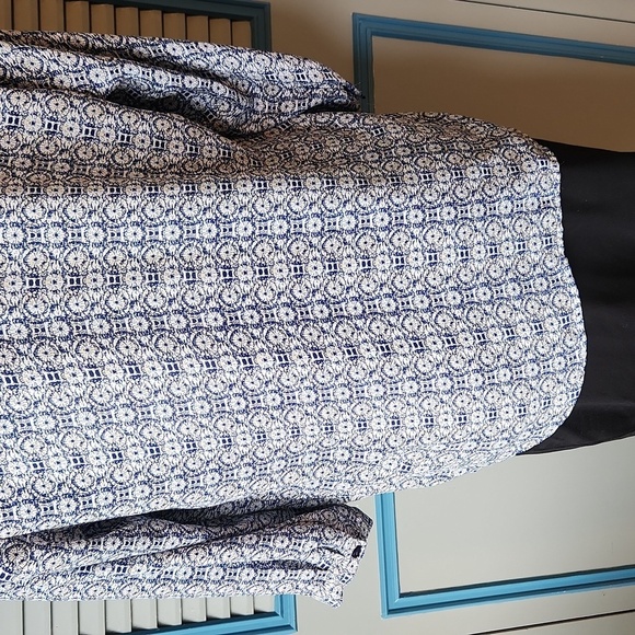 Anne Carson Blue & White Geometric Top - Picture 10 of 12